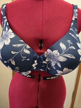 La Vie En Rose Navy and White Floral Underwire Bra